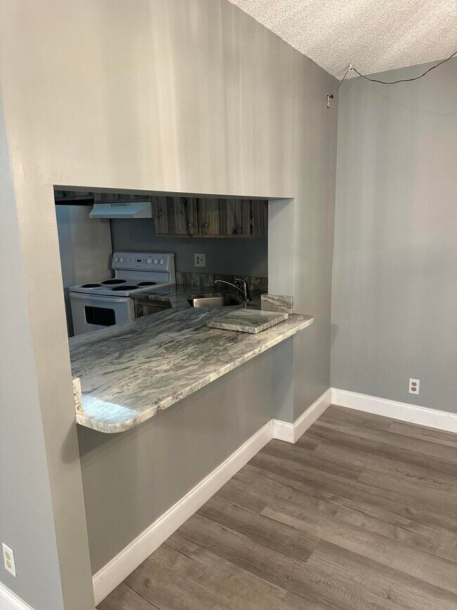 Photo - 618 Sea Pine Way Unidad C1