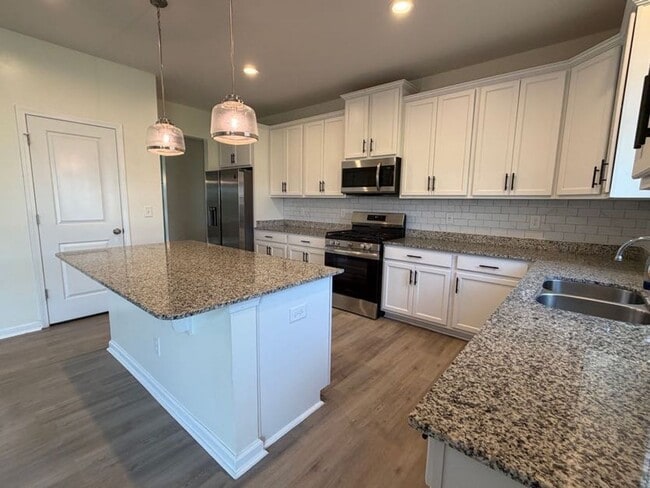 Photo - 1097 Sapphire Dr