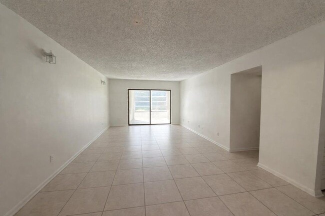 Photo - 9440 SW 8th St Unit 208