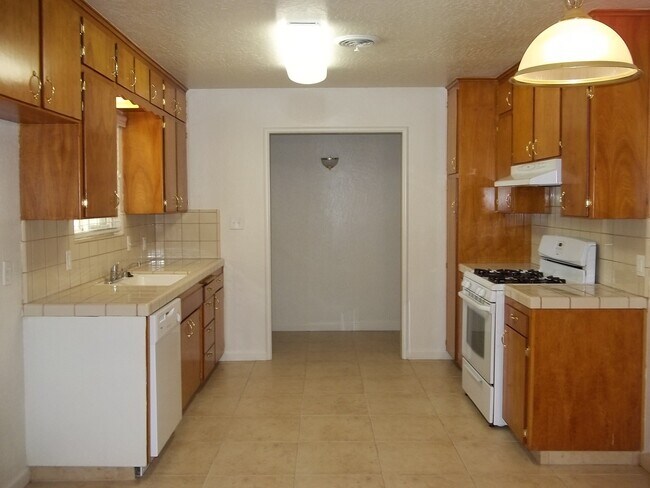 Photo - Nice and updated 3 bedroom home offering n...