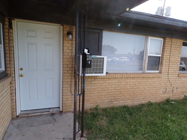 Building Photo - 2319 NW Bell Ave Unit 2319 NW Bell Ave