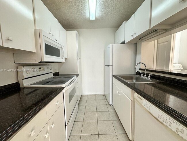 Building Photo - 4541 W McNab Rd Unit 18 Rental