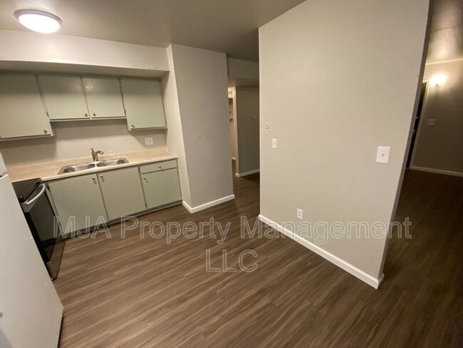 Photo - 2523 S Lakecrest Dr Unit 01