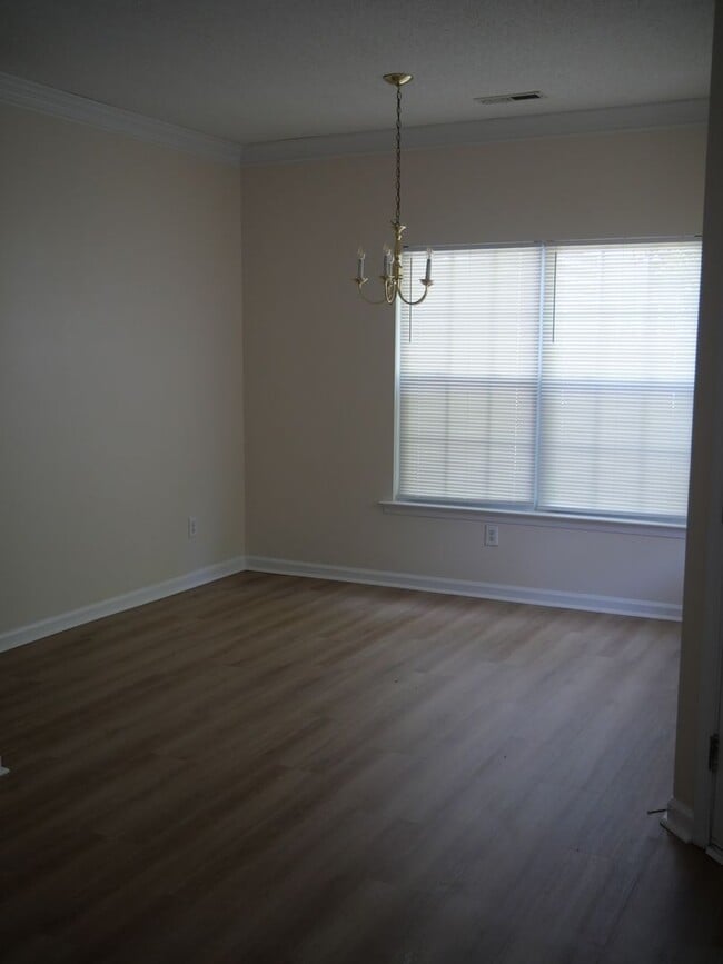 Photo - 313 Holmes Blvd