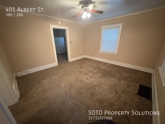 Photo - 401 Albert St