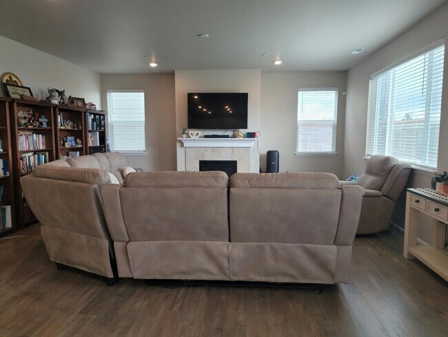 Photo - 4 Bedroom Home in Soundview Estates!