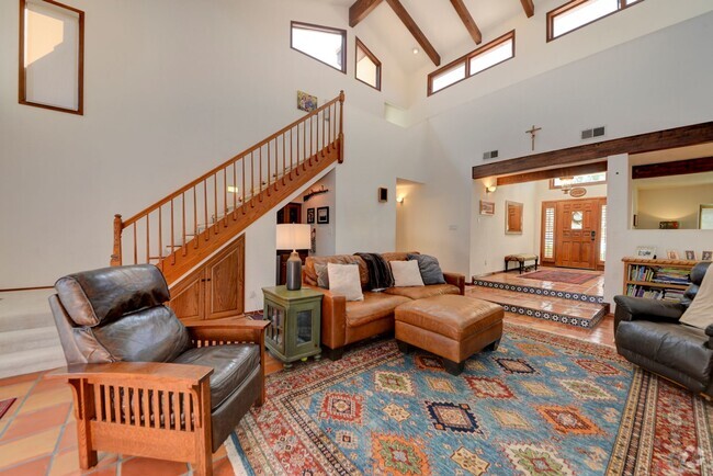 Building Photo - Stunning 4-Bedroom Albuquerque Foothill Ho... Rental