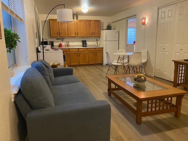 Photo - 214 N Michigan Ave Unidad Home 4 U