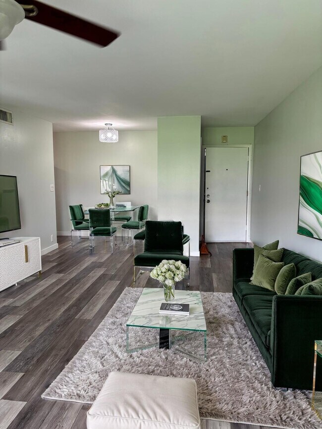 Photo - 9 NE 19th Ct Unit 102 C