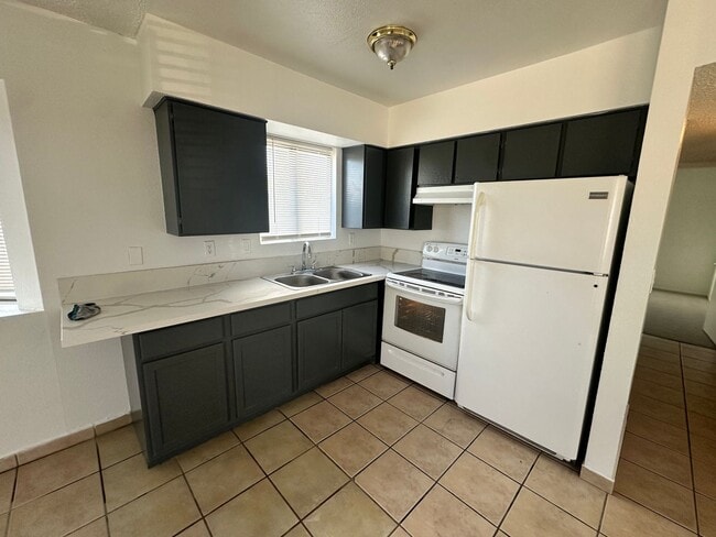 Photo - 5666 E Lake Mead Blvd Unidad A