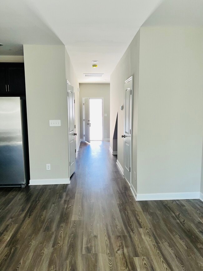 Photo - 703 Georgetown Cir