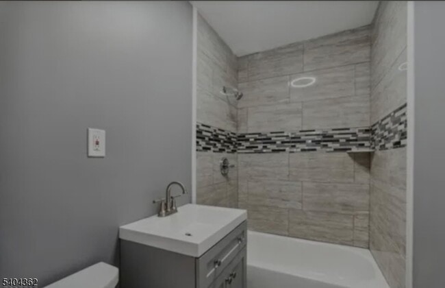 Photo - 188 N Park St