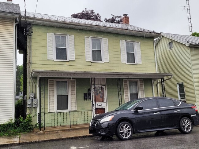 Photo - 20 S Washington St Apartment Unit B