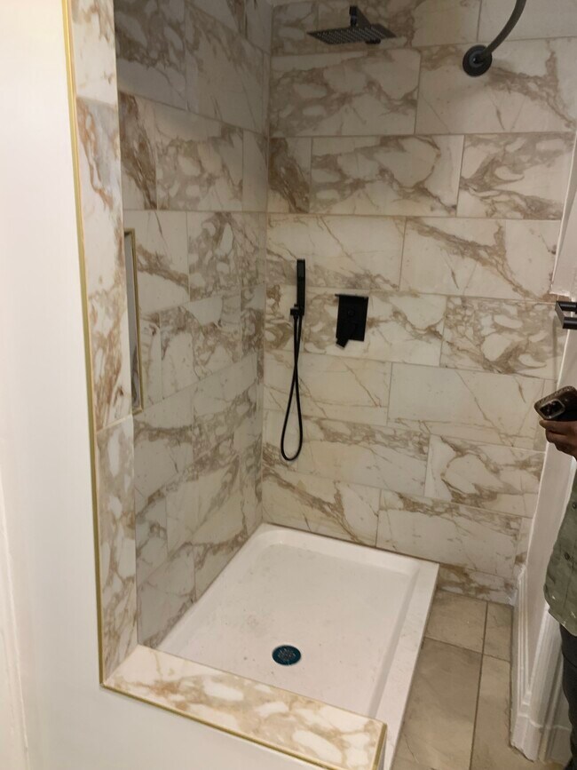 1330 Chapel St Unit Floor 1
