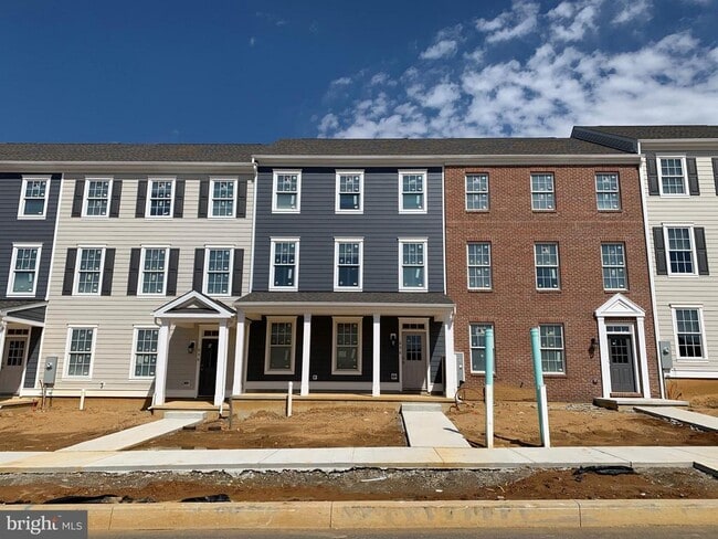 Photo - 856 Mapleton Ave Townhome