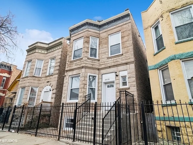 Building Photo - 3035 W Flournoy St Rental