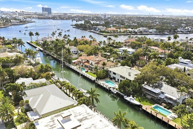 Photo - 628 Coral Way