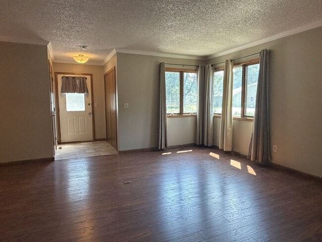 Photo - 933 E Prospect Rd
