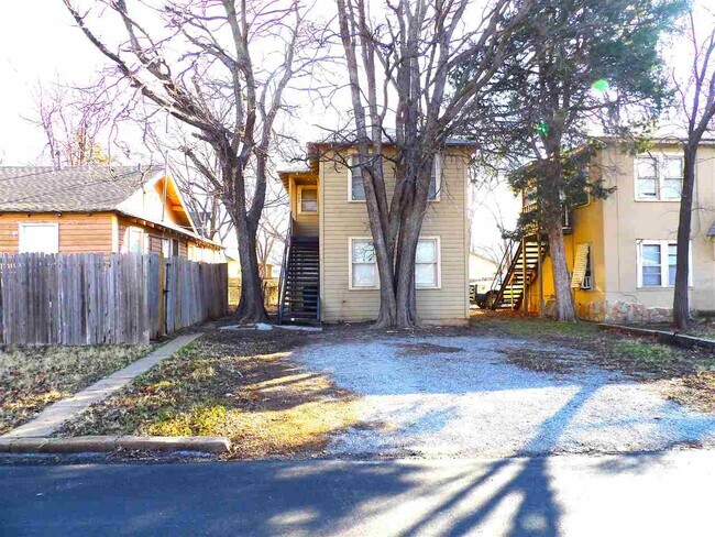 Building Photo - 409 NW 6th St Rental