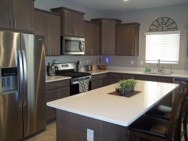 Photo - Stunning Fully furnished home 3 bed 2.5 ba...