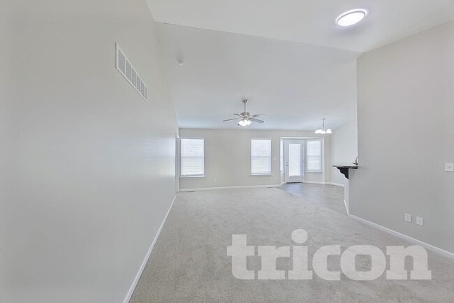 Photo - 227 Essex Ct