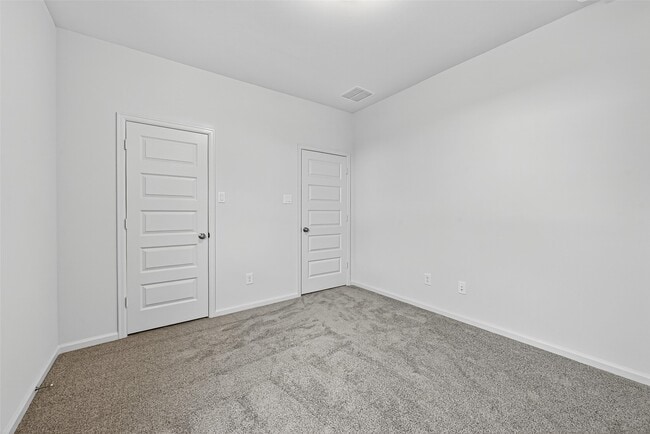 Photo - 5019 Bowen Pr Dr