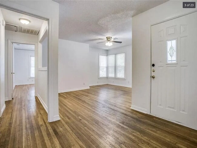 Darling 5 bedroom Home Near TCU.