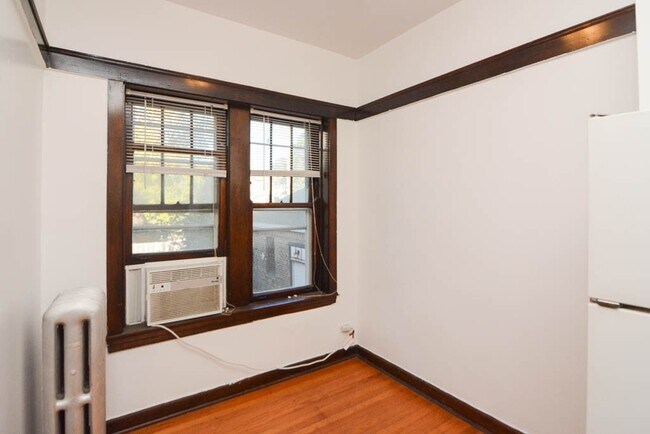 Photo - 819 W Waveland Ave Unidad 80