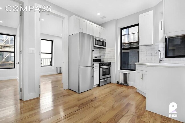 Photo - 175 E 105th St Casa