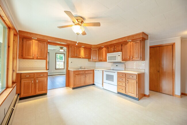 Building Photo - 23 Lafayette St Unit #1