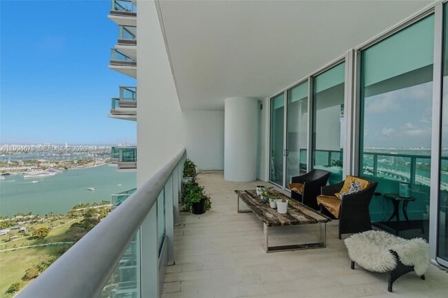 Building Photo - 900 Biscayne Blvd Unit 4308