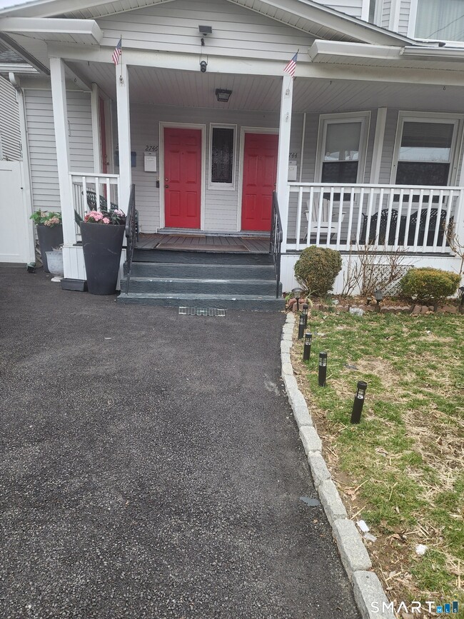 Photo - 2744 Main St