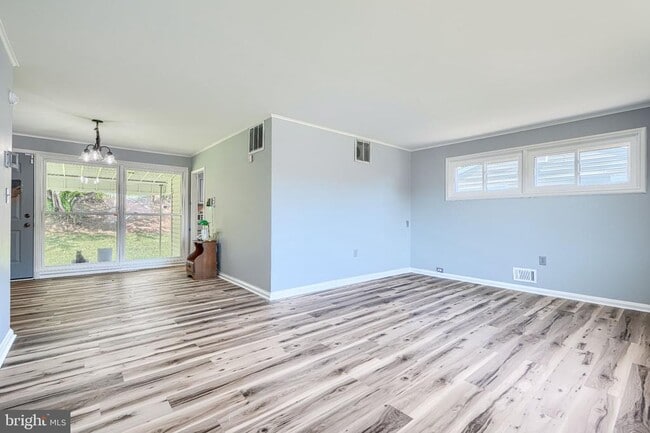 Photo - 5506 Adleigh Ave