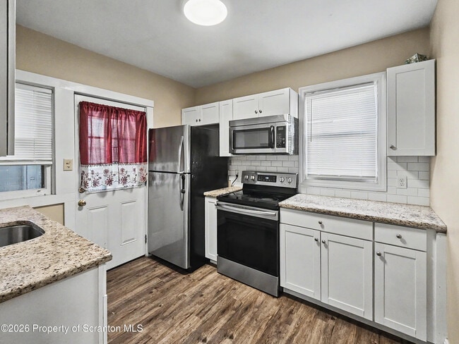Photo - 1614 Linden St
