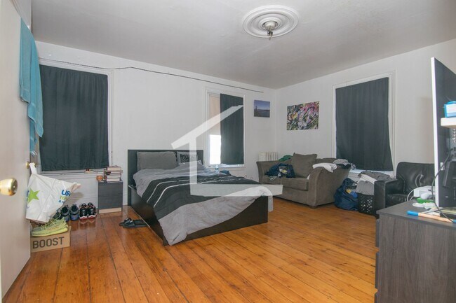 Photo - Huge 4 bed near BU and the Green Line for ...