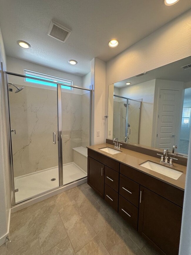 Photo - BRAND NEW 5 BEDROOM HOME IN MIDDLE VISTA: DISCOVERY