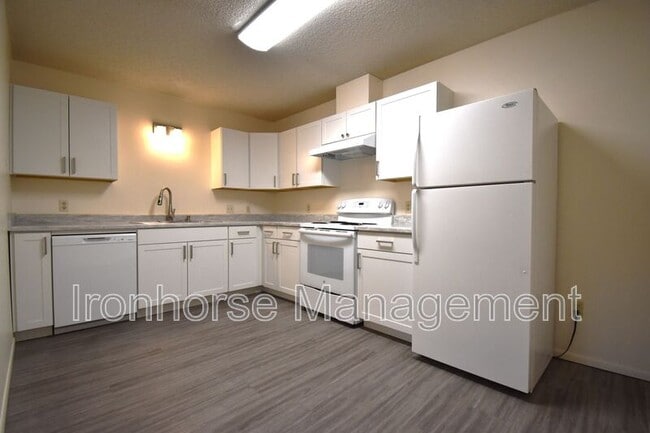 Photo - 811 W Villard St Unidad #56