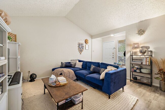 Photo - 1202 Dobie Dr