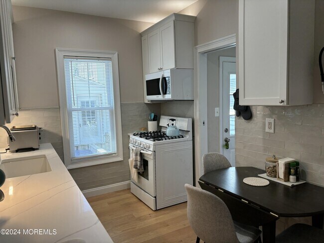 Photo - 7 Abbott Ave Unidad 1W