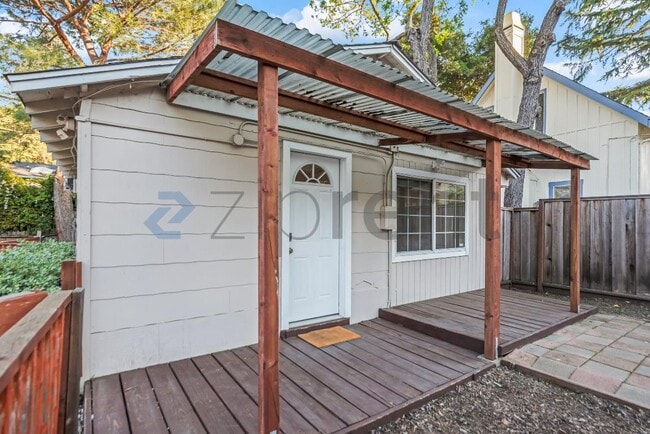 Photo - 228 Los Gatos Blvd