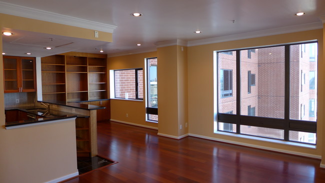 Photo - 10 E Lee St Condo Unit 1405