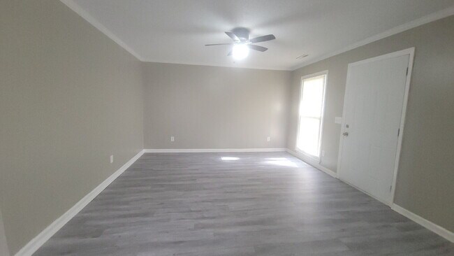Photo - 1 month free Section 8 accepted Spacious 2-Bed, 2-Bath Sanctuary in Huntsville – Your Ideal Retre... Unidad A