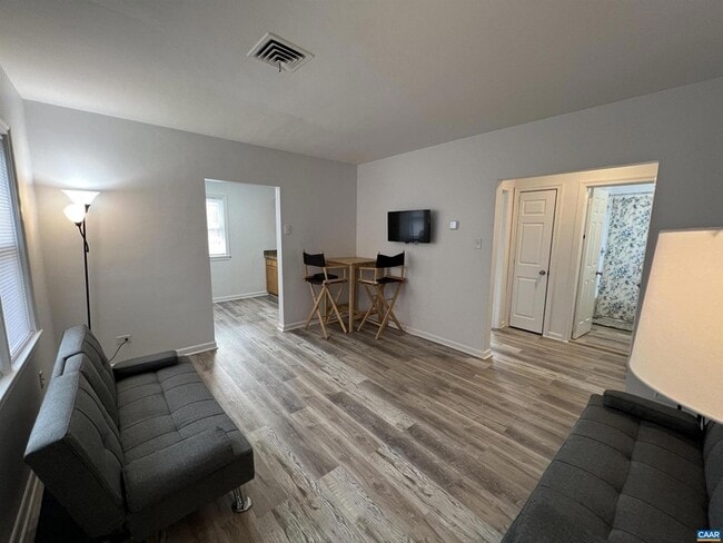 Building Photo - 301 7th St SW Unit A Rental