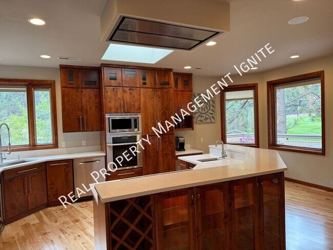 3337 NW McCready Dr