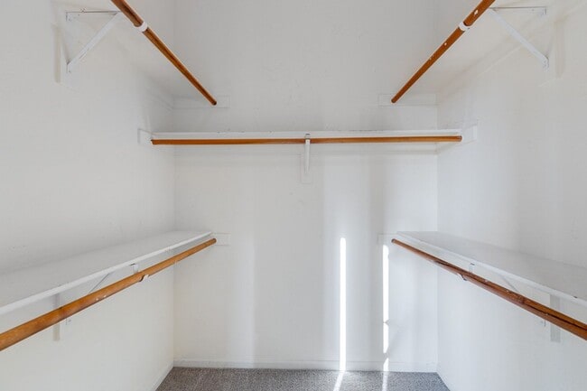 Building Photo - COMING SOON!! 5 bed 3 bath, 3,200 SFT,  property in Core Chandler with Pool and BBQ!