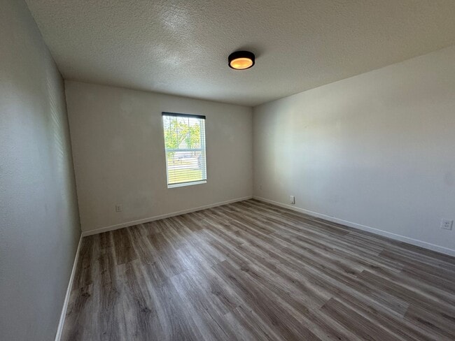 Photo - 3/2 updated with pool access!