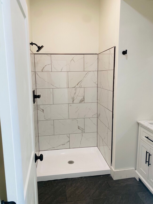 Photo - 11 E Walnut St Unit 3