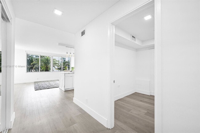 Photo - 1000 West Ave