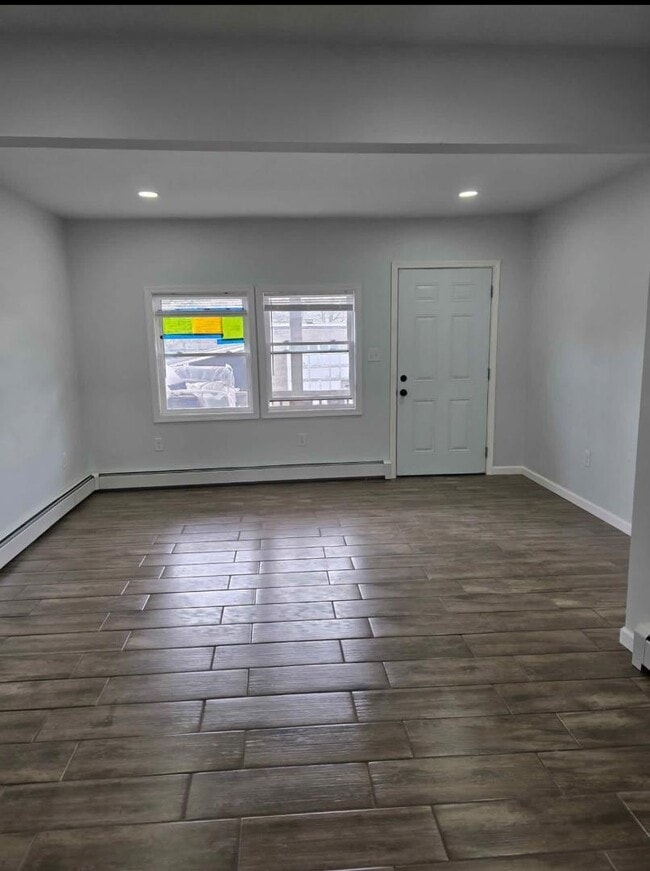Building Photo - 515 Monges St