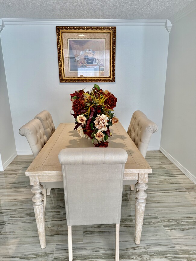 Building Photo - 9481 Highland Oak Dr Unit 413